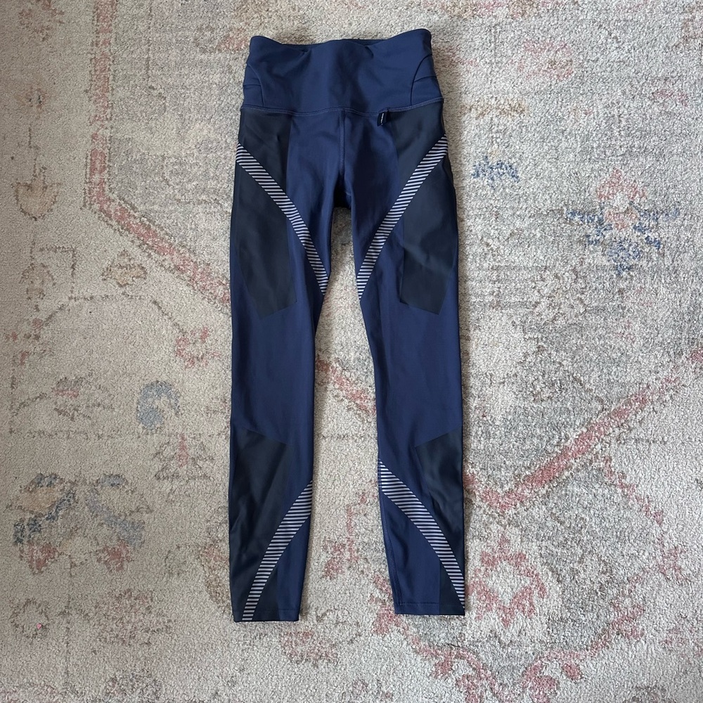 Athleta/Allyson Felix size xs navy blue leggings